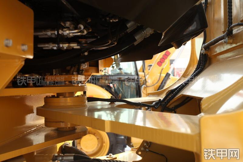 成工CG966H装载机整机外观