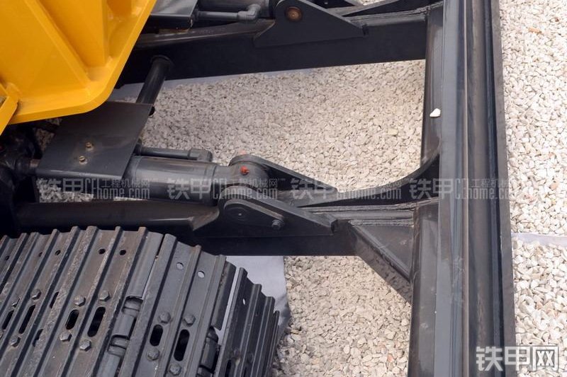 中联重科ZE60E-1挖掘机局部