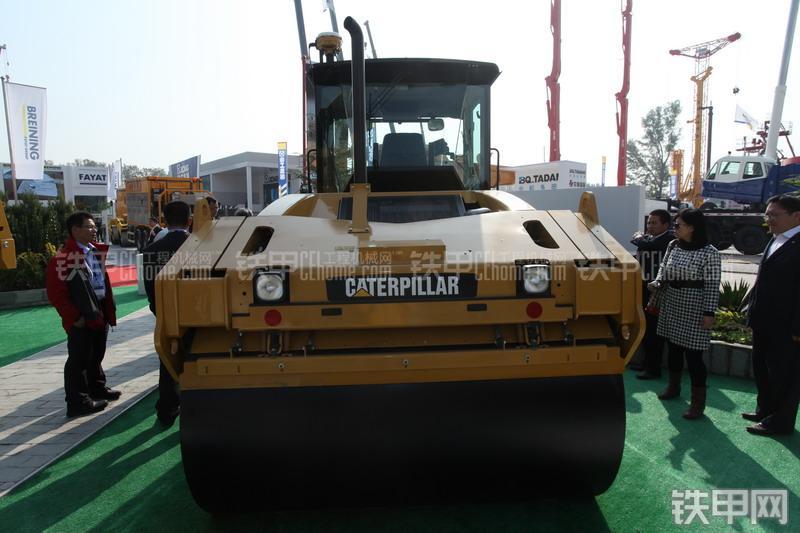 卡特彼勒CB564D压路机整机外观