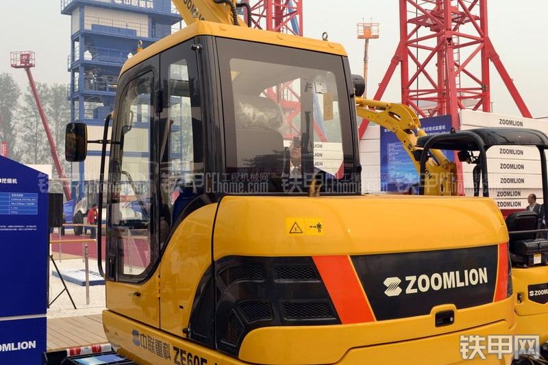 中联重科ZE60E-1挖掘机整机外观