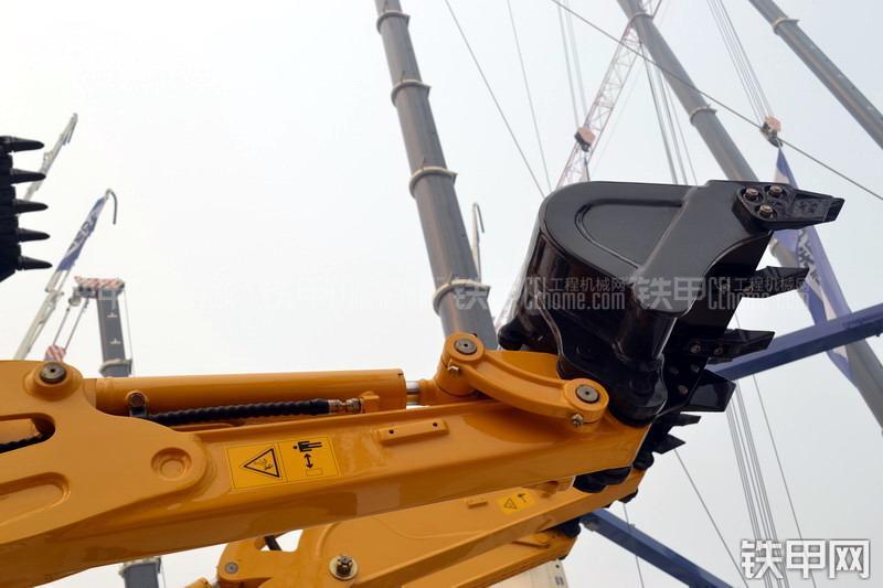 中联重科ZE15E挖掘机局部