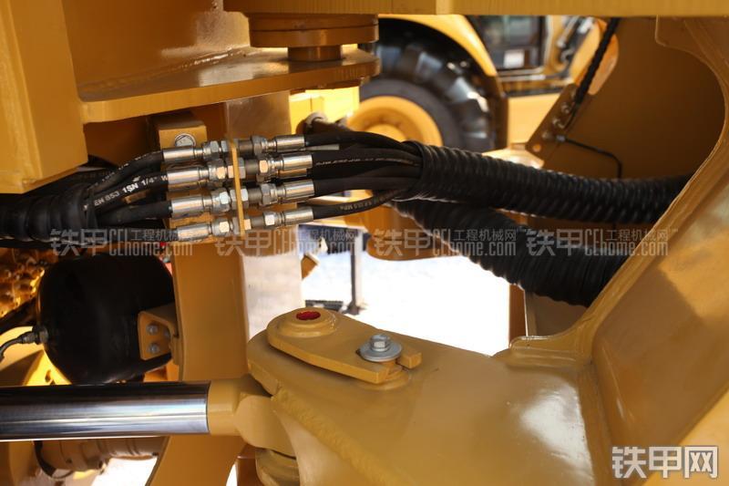 成工CG966H装载机整机外观