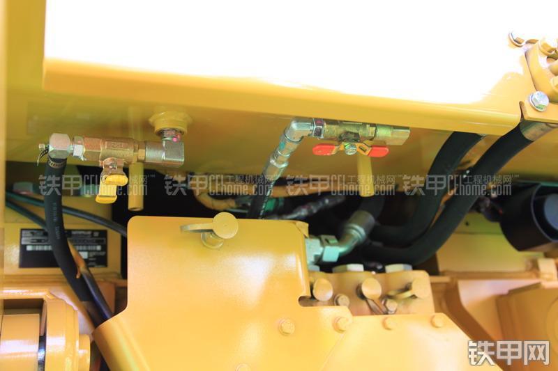 卡特彼勒D6R推土机整机外观