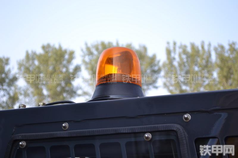 柳工CLG365A滑移装载机整机外观