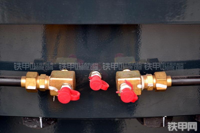 现代R385LC-9T挖掘机局部