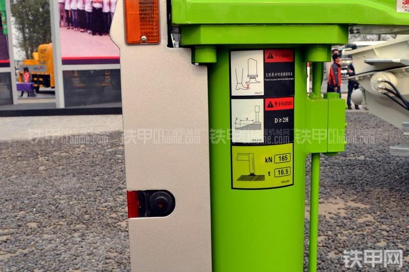 鸿得利HDL5430THB(奔驰)泵车整机外观