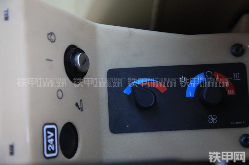 卡特彼勒140K平地机局部