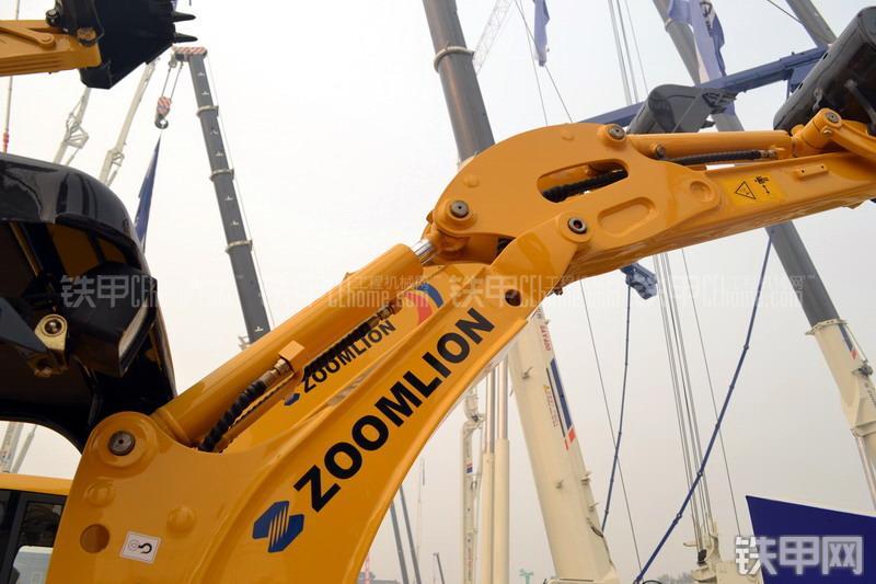 中联重科ZE15E挖掘机整机外观