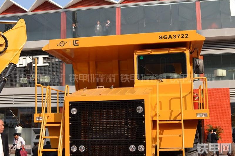 首钢重汽SGA3722非公路自卸车整机外观