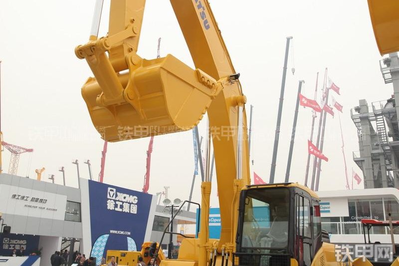 小松PC360-7挖掘机整机外观