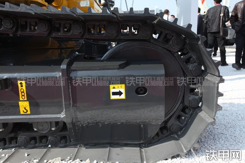 中联重科ZE330E挖掘机局部