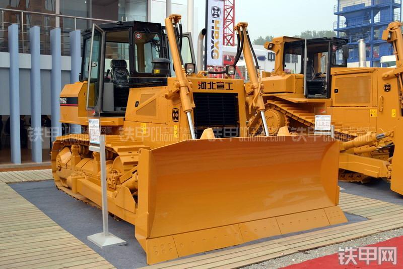 宣工TY165-2液力型推土机整机外观