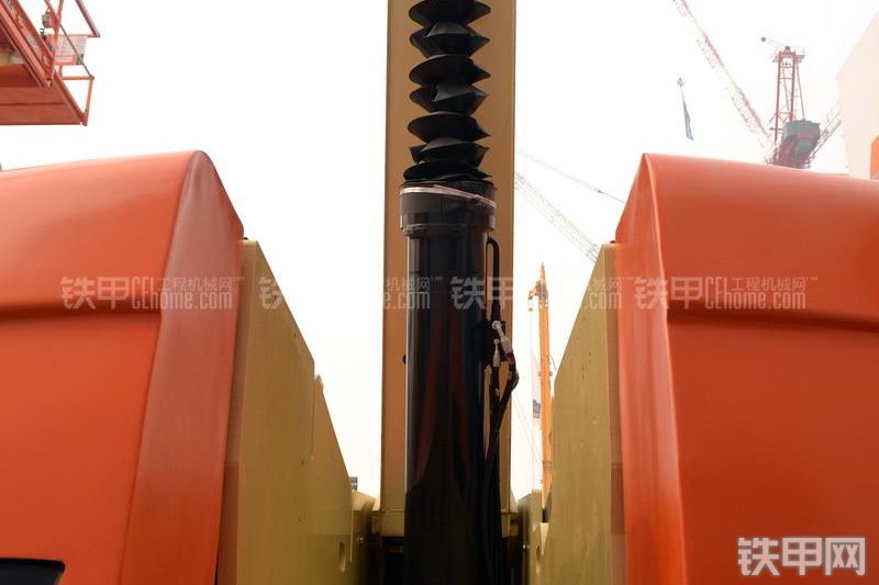 捷尔杰800AJ高空作业机械整机外观