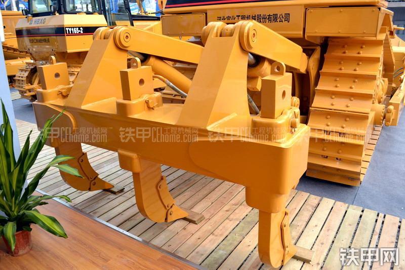 宣工SD7G高驱动型推土机整机外观