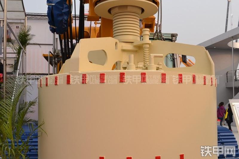 宝峨BG30（BS80BB主机）旋挖钻整机外观