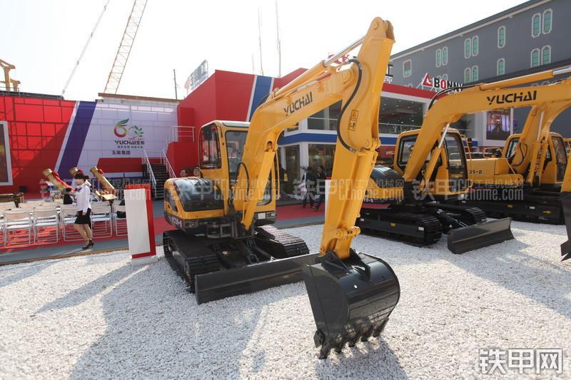 玉柴YC50-8挖掘机整机外观