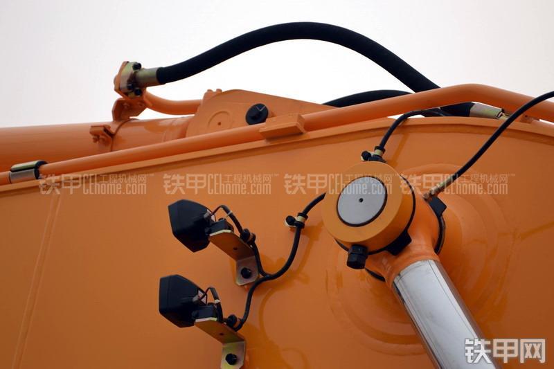 现代R385LC-9T挖掘机局部