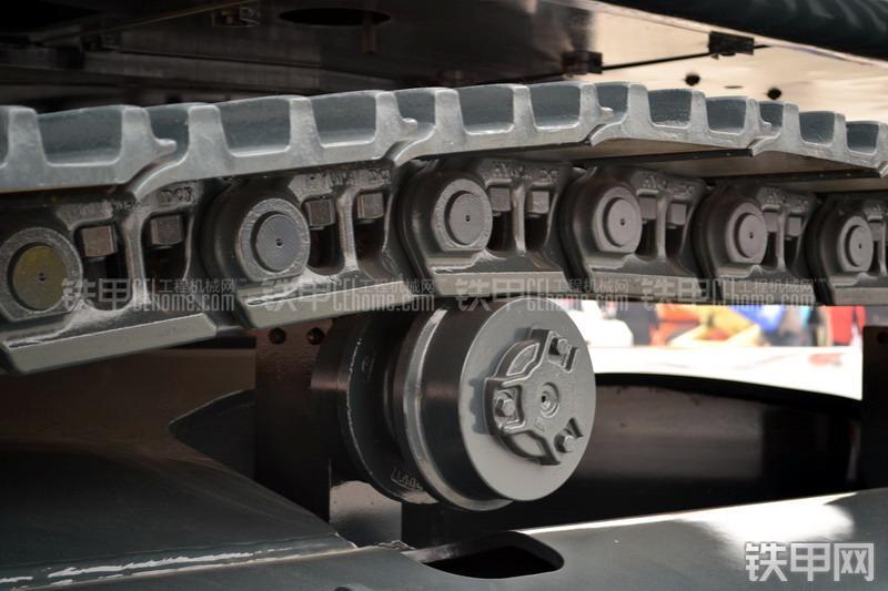 现代R385LC-9T挖掘机局部