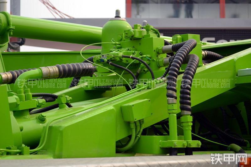 鸿得利HDL5430THB(奔驰)泵车整机外观