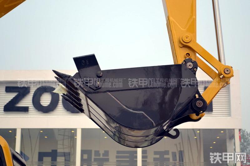 中联重科ZE85挖掘机局部