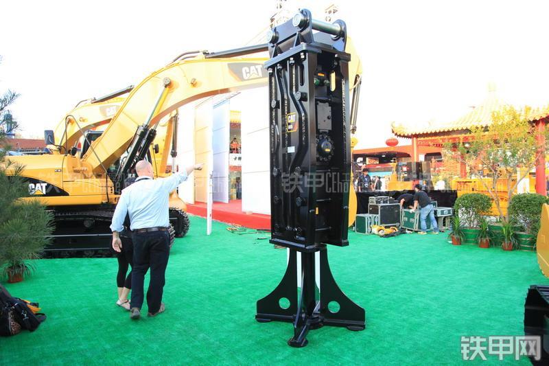 卡特彼勒B35破碎锤整机外观