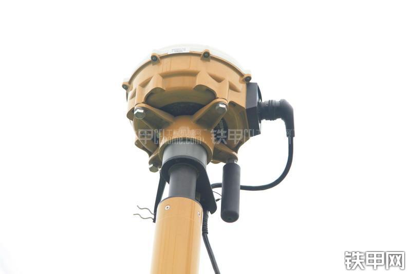 卡特彼勒140K平地机局部