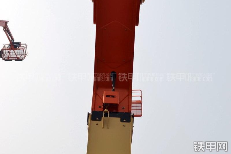 捷尔杰800AJ高空作业机械整机外观