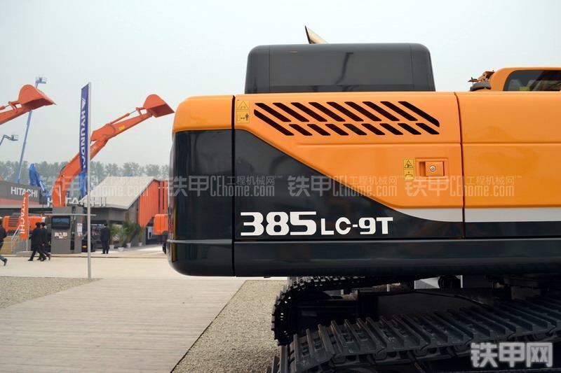 现代R385LC-9T挖掘机局部