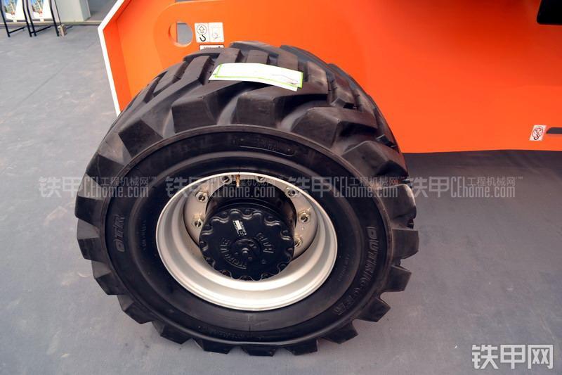 捷尔杰800AJ高空作业机械整机外观