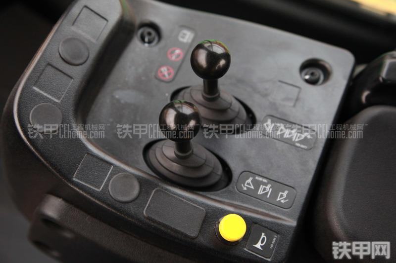 卡特彼勒980H装载机局部