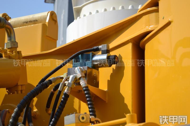 山推HJC5300THB-37沃尔沃泵车整机外观