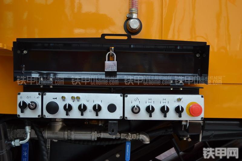 三一重工SM2000C铣刨机整机外观