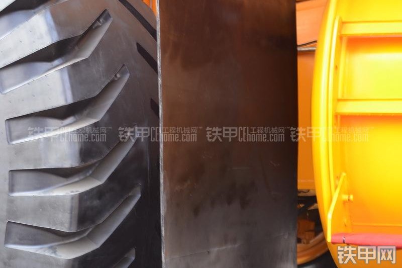 首钢重汽SGE190AC非公路自卸车整机外观