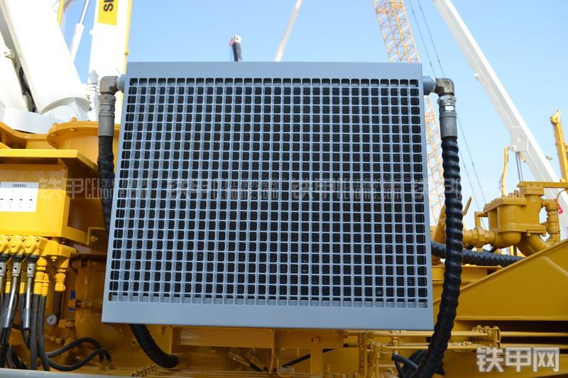 山推HJC5160THB-26陕汽泵车局部