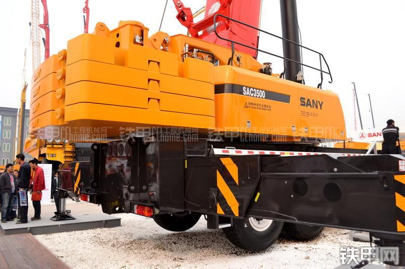 三一重工SAC3500起重机整机外观