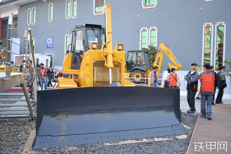 柳工B160推土机整机外观