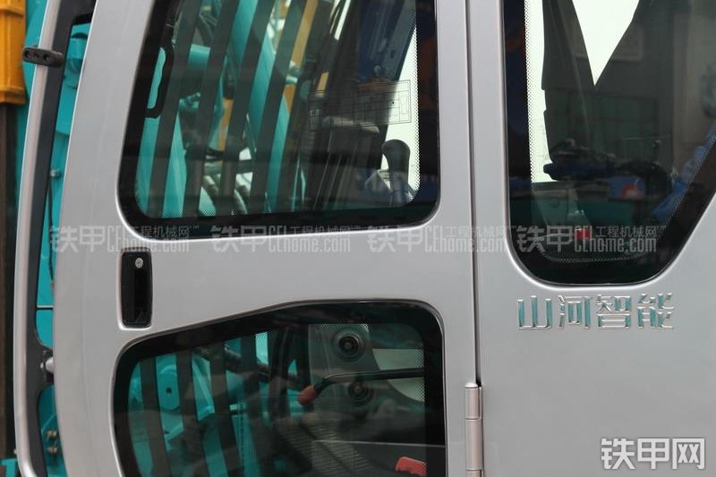 山河智能SWDM04多功能旋挖钻整机外观