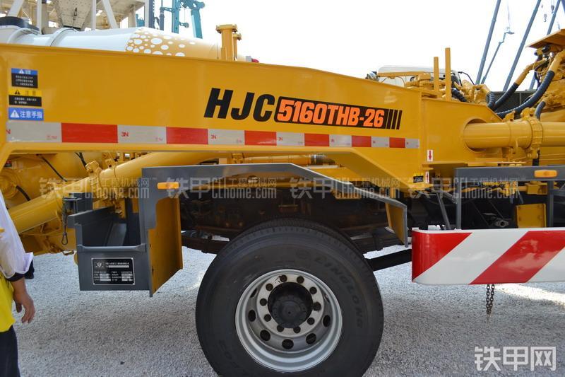 山推HJC5160THB-26陕汽泵车局部