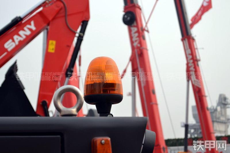 三一重工SMR222压路机整机外观