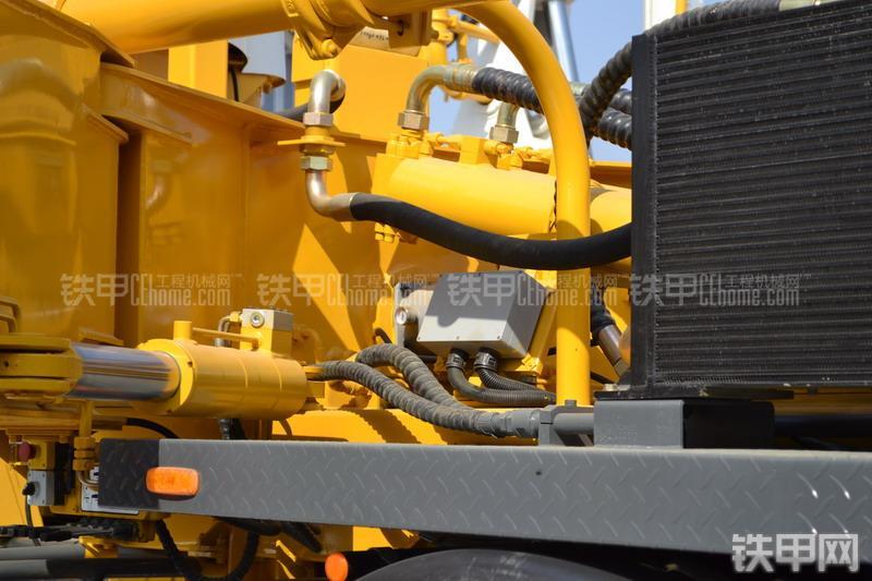 山推HJC5300THB-37沃尔沃泵车整机外观