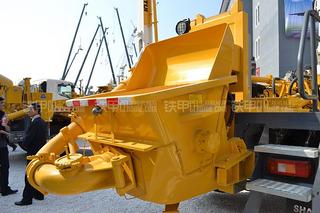 山推HJC5300THB-37沃尔沃泵车整机外观