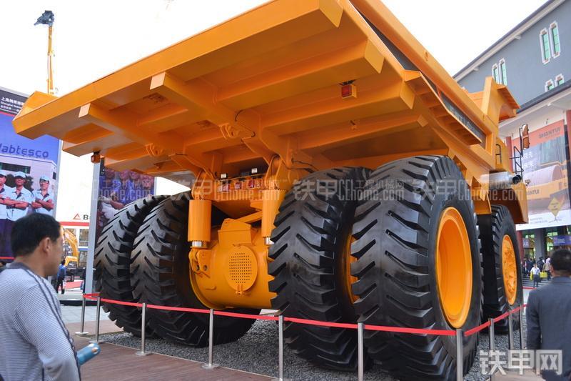 首钢重汽SGE190AC非公路自卸车整机外观