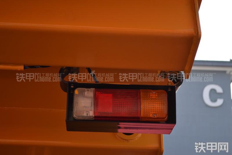 首钢重汽SGA3722非公路自卸车整机外观