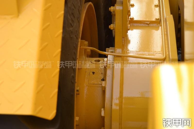 柳工CLG425III平地机整机外观