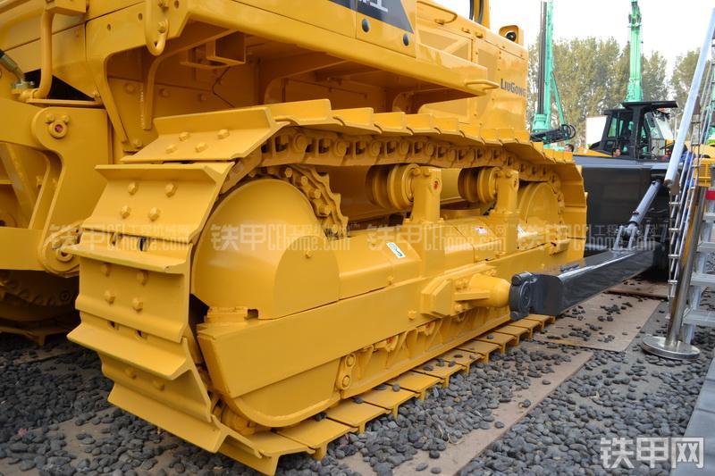 柳工B160推土机局部