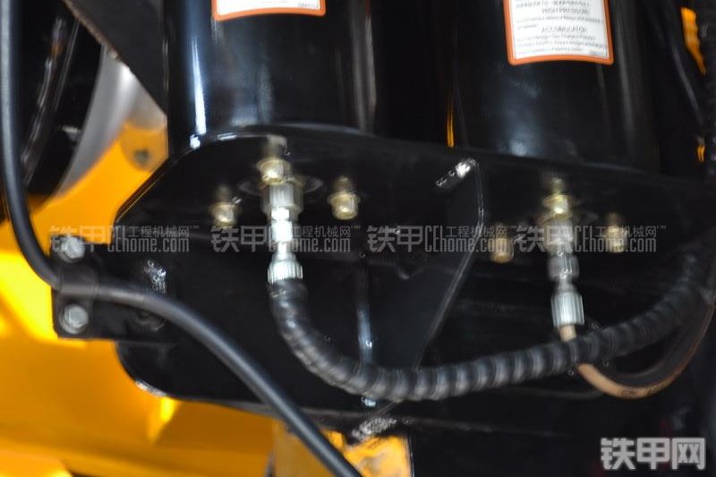 三一重工SRT95非公路自卸车局部