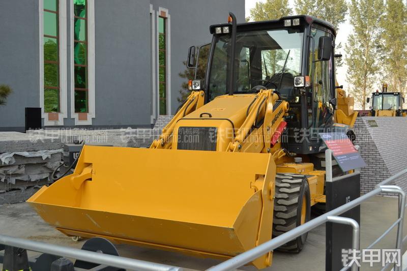 柳工CLG766A挖掘装载机整机外观