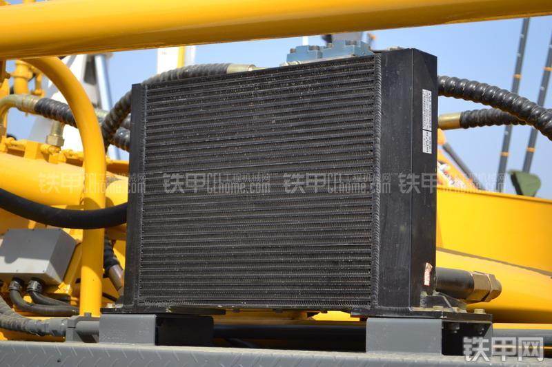 山推HJC5300THB-37沃尔沃泵车整机外观