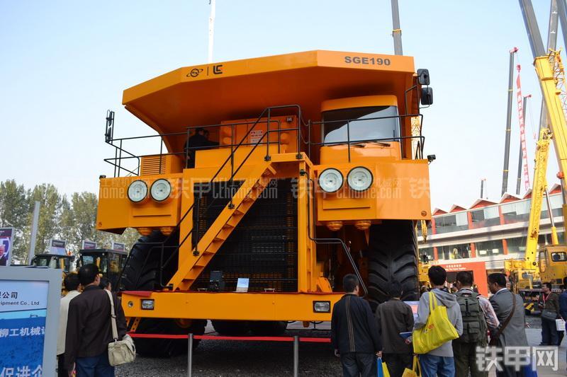 首钢重汽SGE190AC非公路自卸车整机外观