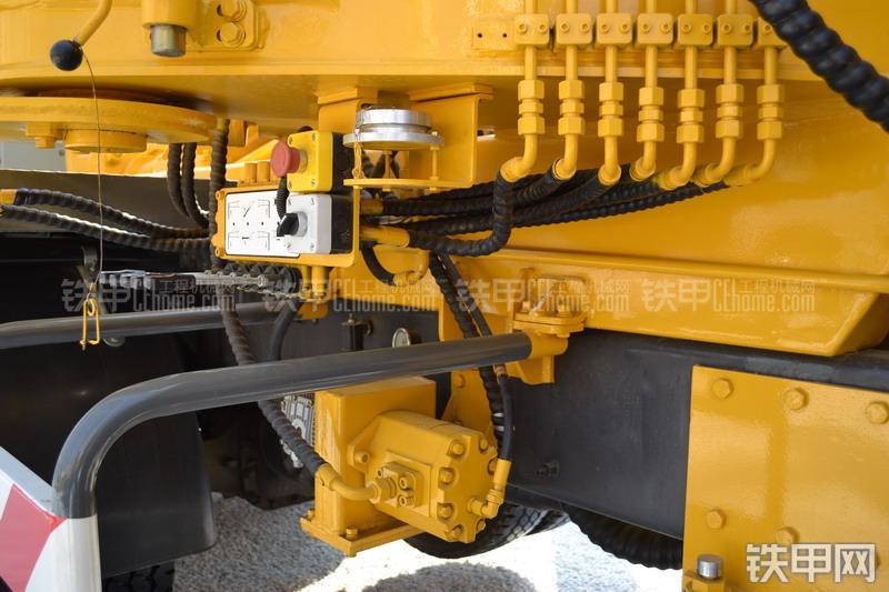 山推HJC5300THB-37沃尔沃泵车整机外观